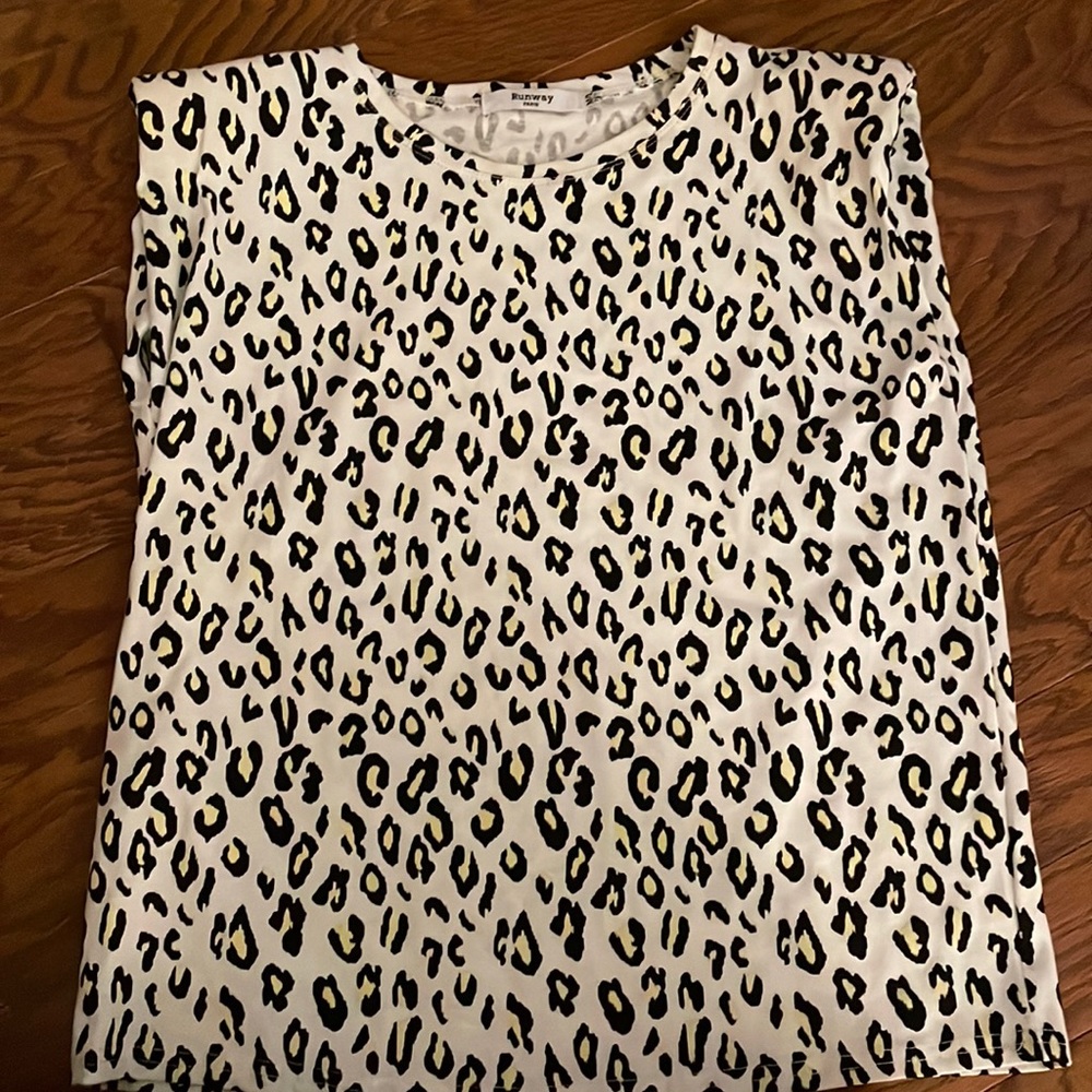 Leopard muscle Top